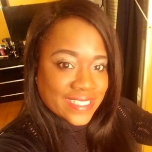 Meet your Posher, Ebony